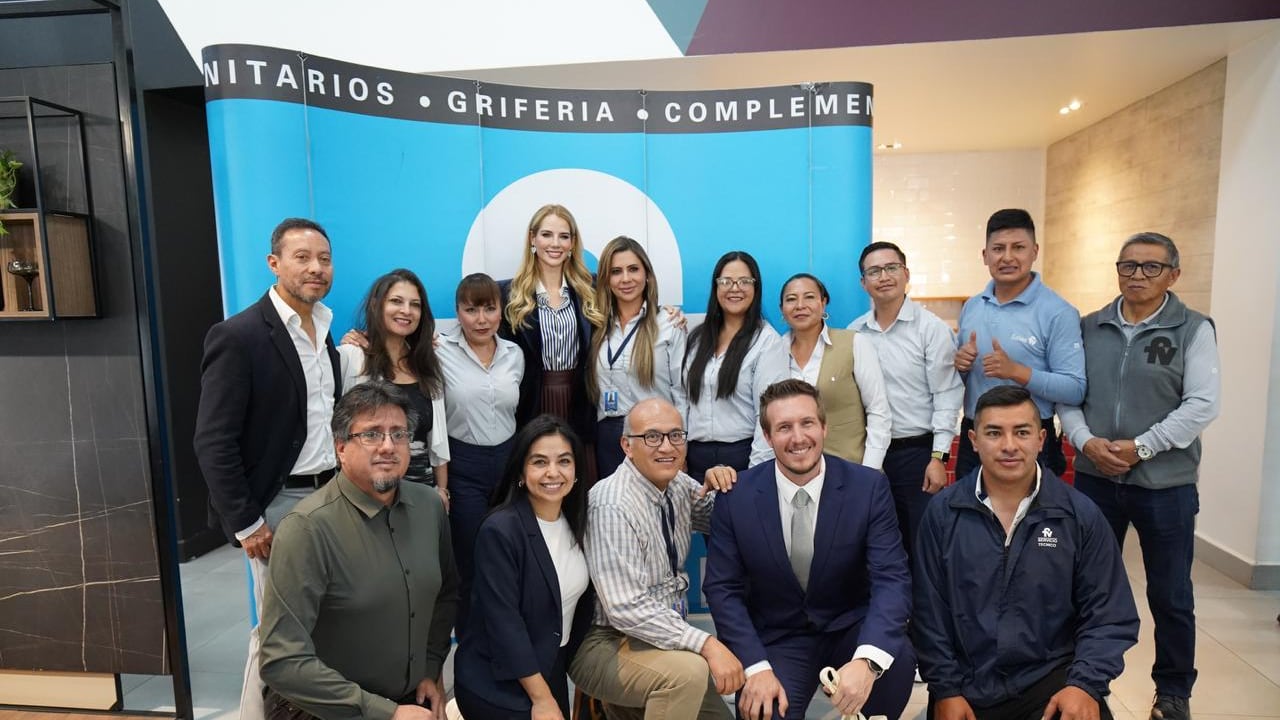 Fundación ANA, liderada por Lavinia Valbonesi, junto a la empresa FV, realizaron la ceremonia de graduación del primer programa de formación en plomería para mujeres.