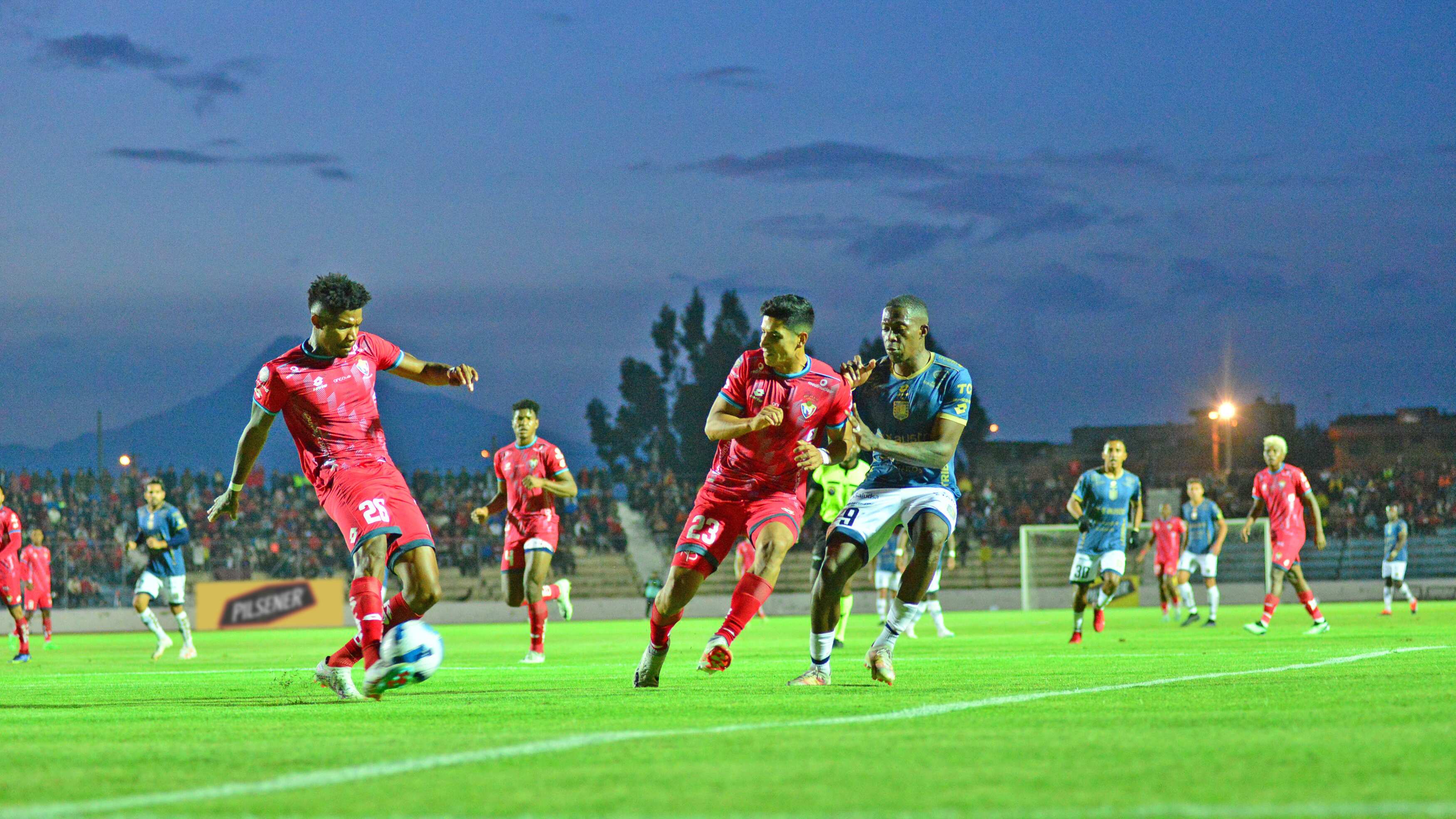 El Nacional vs Deportivo Cuenca en La Cocha
