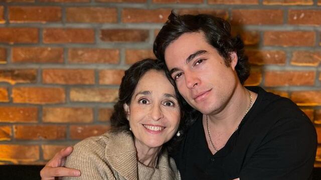 Danilo Carrera y su madre