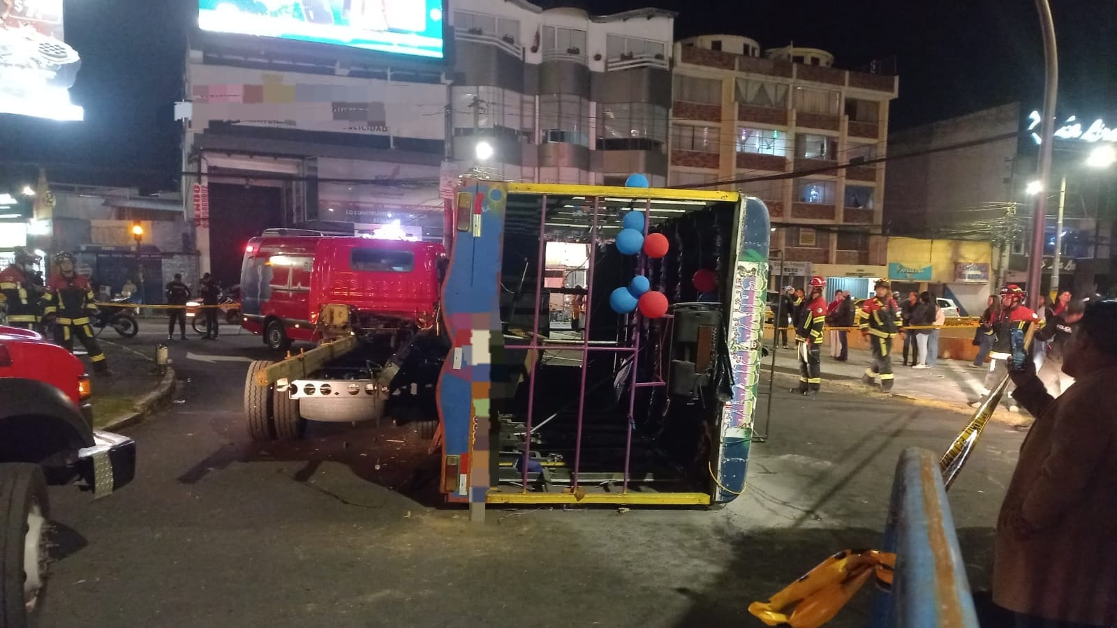 Chiva que se volcó en las Naciones Unidas