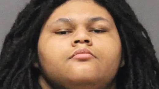 Louis Brown confesó el asesinato de su abuela durante una llamada al 911 en Nueva Jersey.