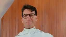 Sacerdote Enrique Arcos.