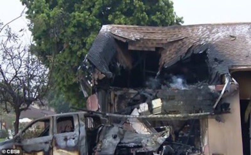 El accidente provocó un "campo de escombros gigantesco" y la dispersión de combustible de aviación