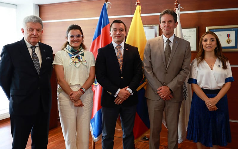 El Presidente Daniel Noboa mantuvo una reunión con miembros de la Cámara de Industrias y Producción.