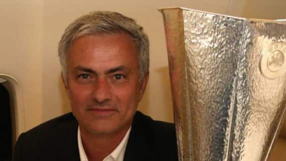 Lo que cobra José Murinho por dirigir.