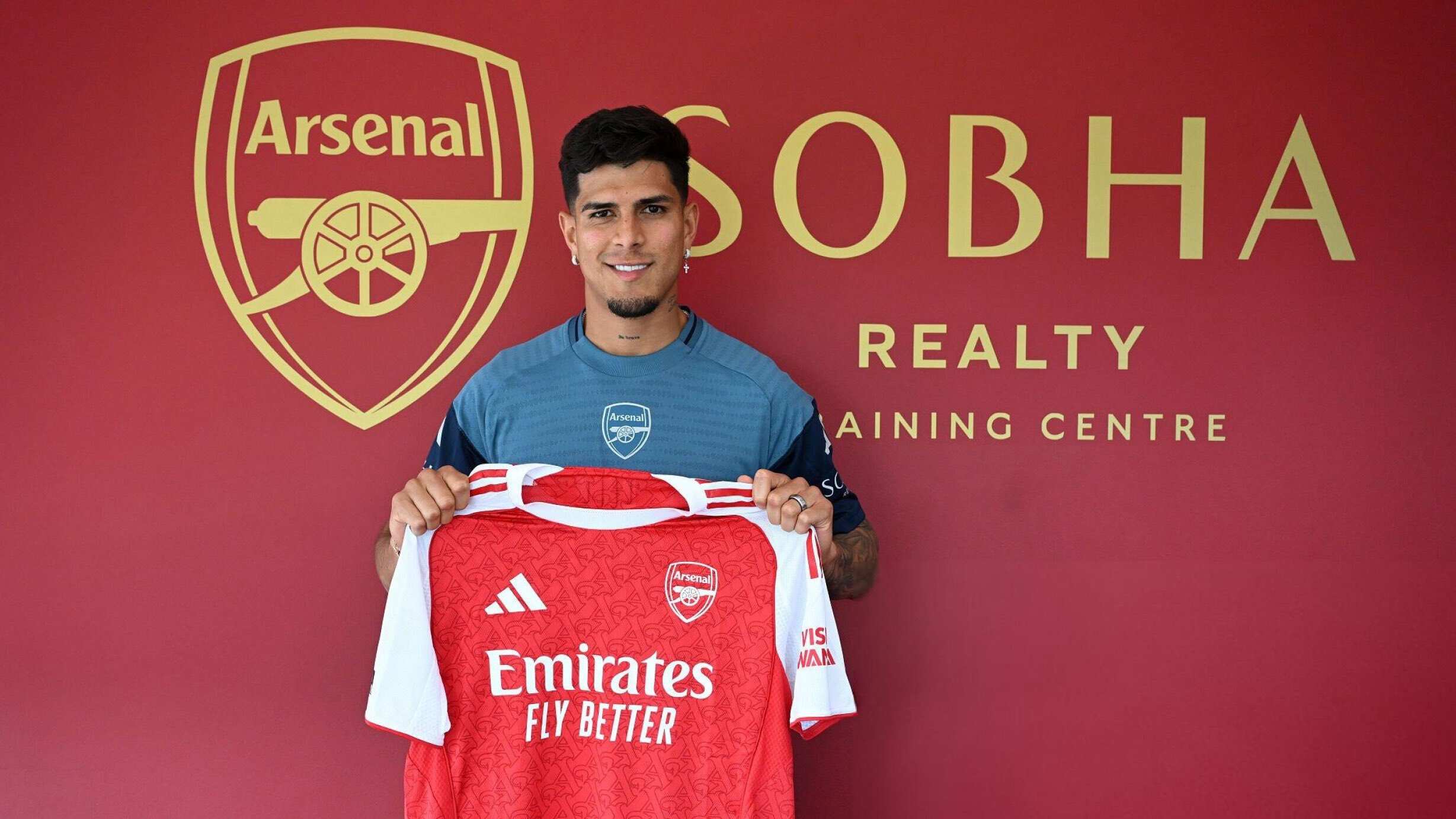 Hincapié y su futuro con Arsenal