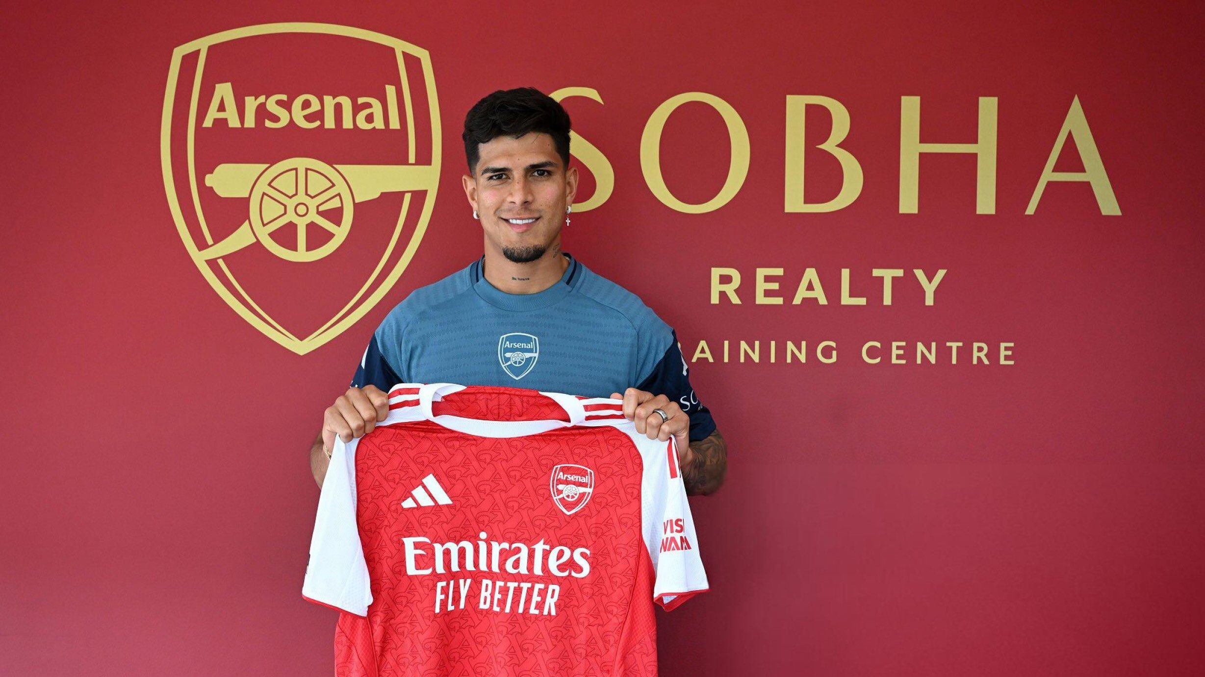 Hincapié y su futuro con Arsenal