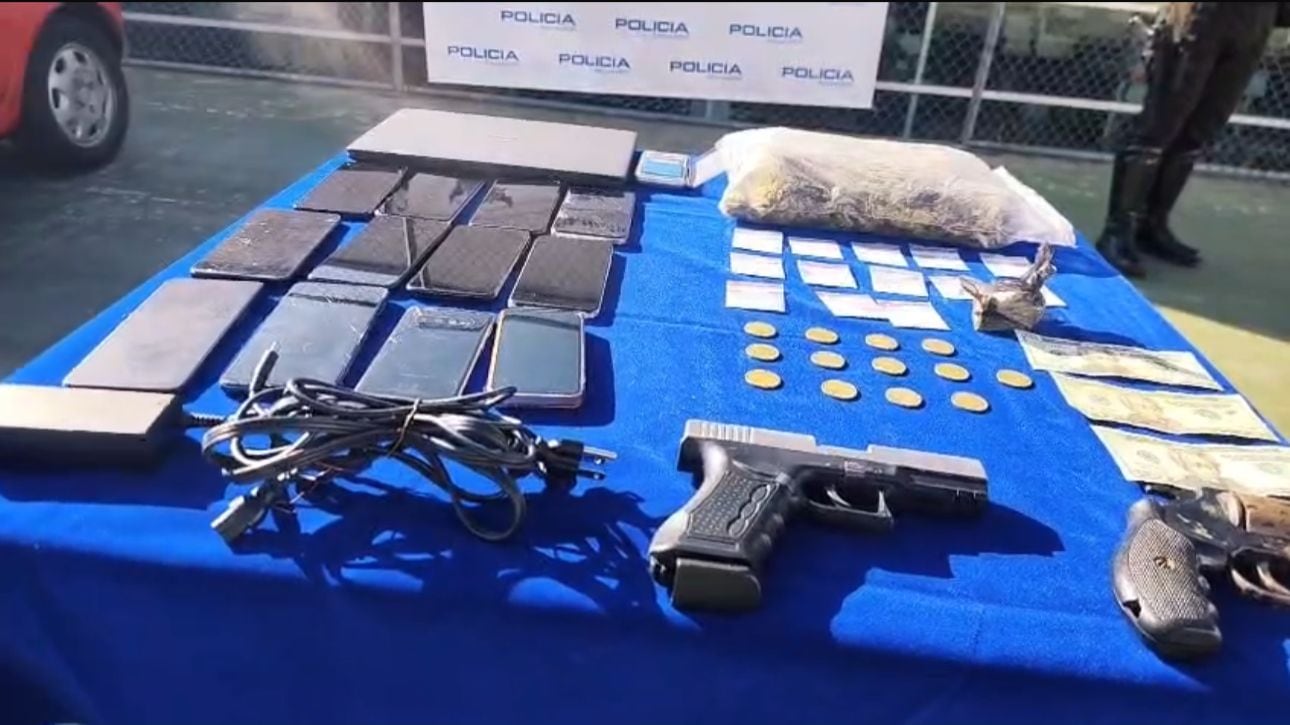 Persecución en Carapungo, en Quito, terminó con la aprehensión de delincuentes que asaltaron local de comidas a mano armada