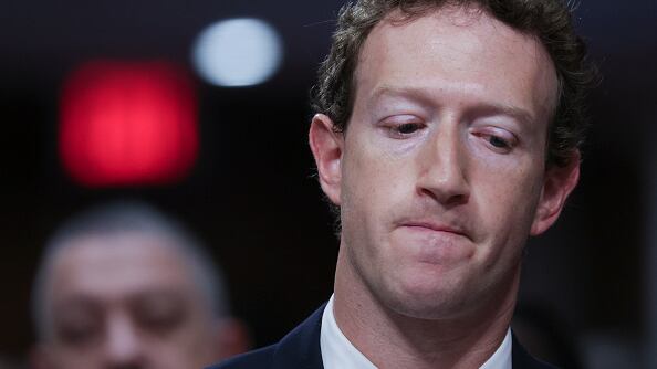Mark Zuckerberg vio el escote de Lauren Sánchez