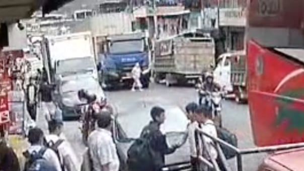 Fatal atropello en Alluriquín: tráiler arrolla a peatón en la vía Alóag–Santo Domingo