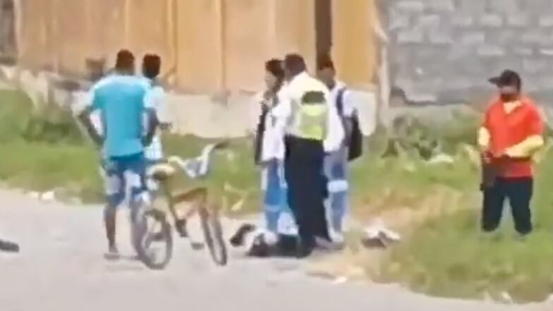 "Al lugar de los hechos llegaron funcionarios de la Policía Nacional para ofrecer respaldo al vigía".