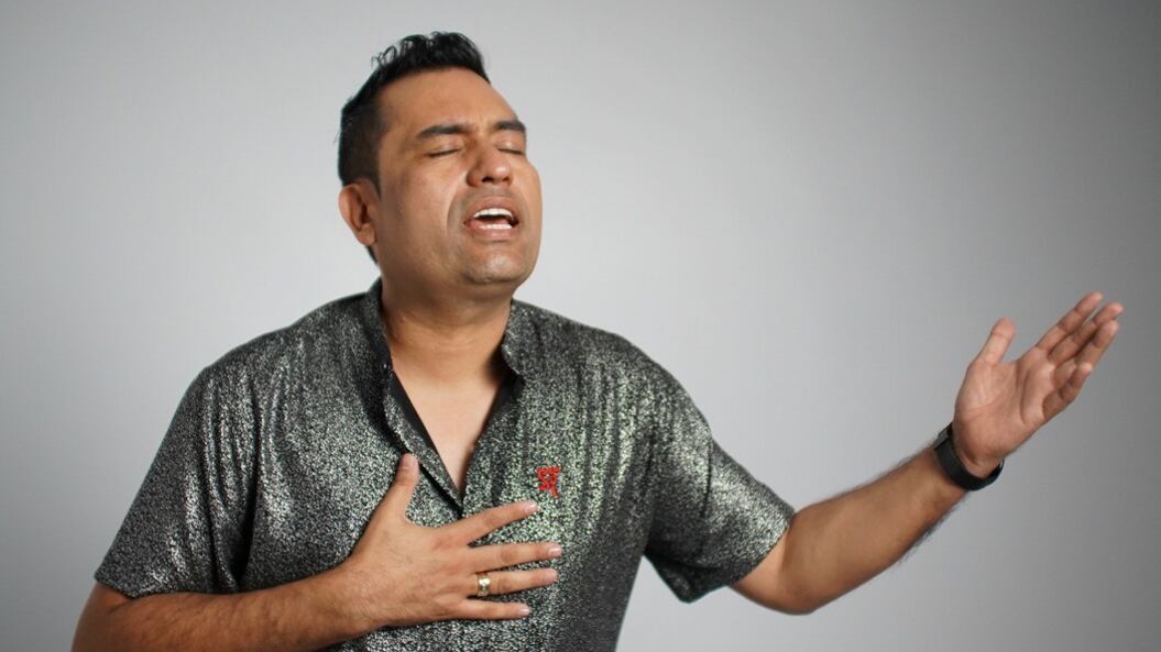 Luis Mateus, artista colombiano, realiza gira musical en Ecuador.