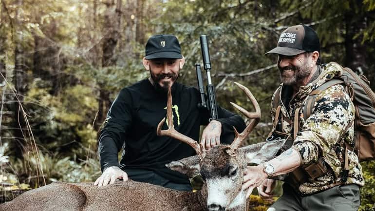 La sutil respuesta de Chito Vera a las criticas por cazar un venado.