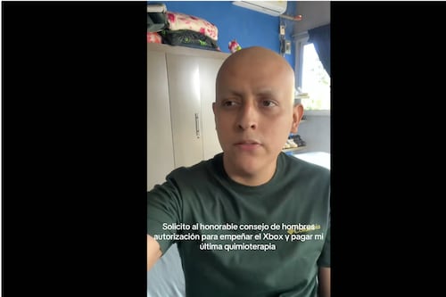 Joven con cáncer consulta al “consejo de hombres” para empeñar su Xbox y pagar su tratamiento: