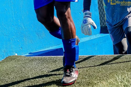 Jugador brasileño sorprendió al jugar con tobillera electrónica en una final