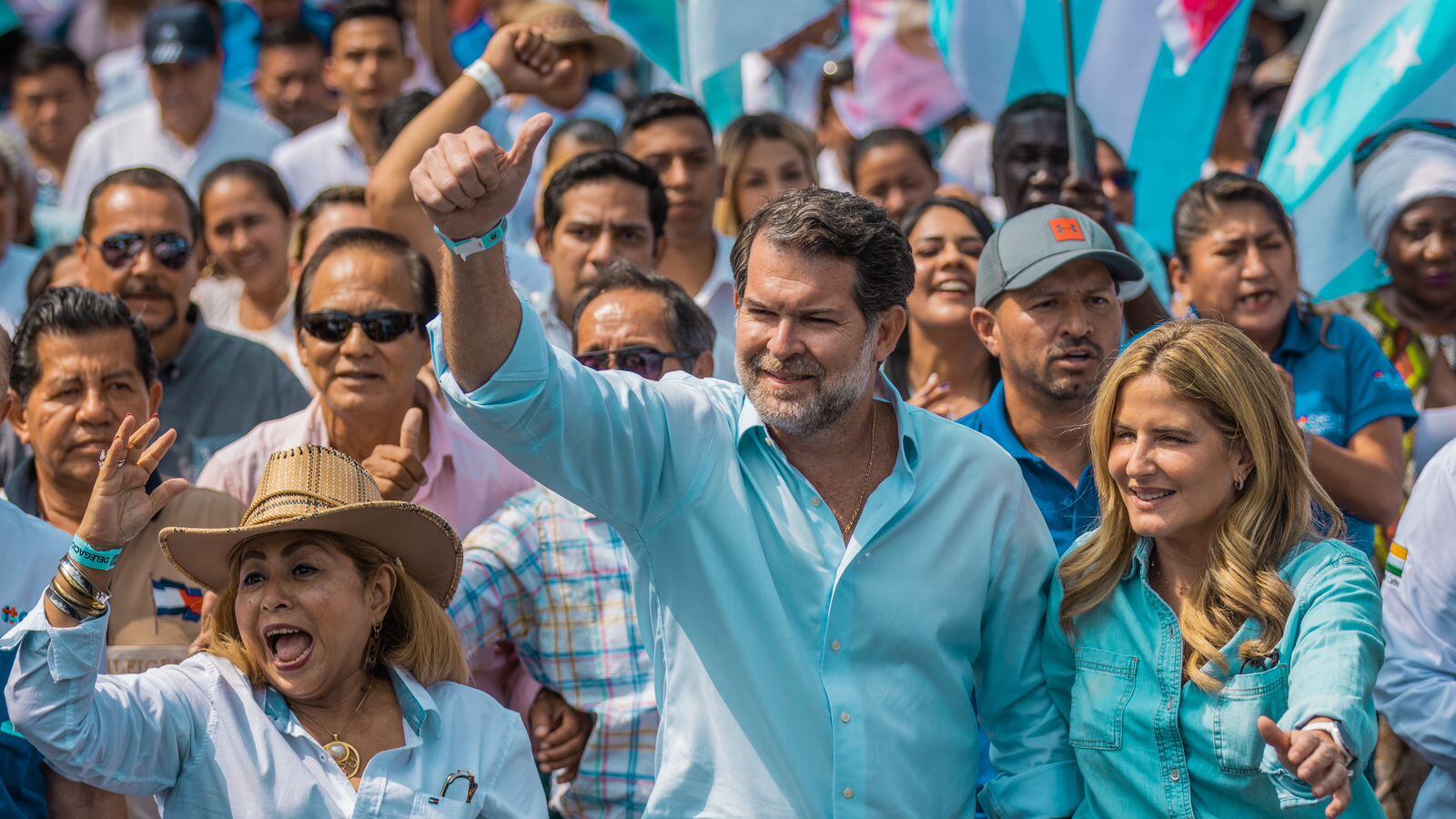 Por la lista 21 CREO Francesco Tabacchi inscribió su candidatura a la Prefectura del Guayas.