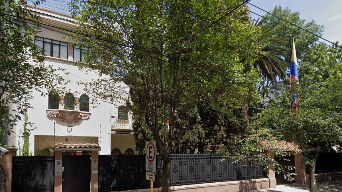 Embajada de Ecuador en México: Convocan a protesta en redes sociales; policías resguardan la sede
