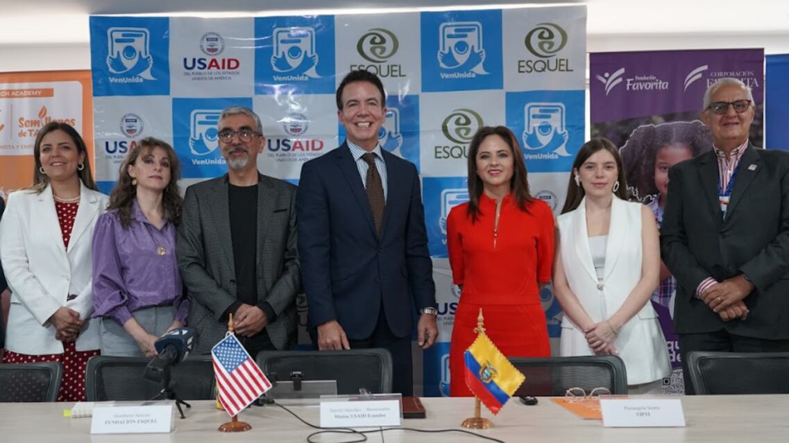 Beca Innovadora en Tecnologías Empodera a Mujeres con Oportunidades Laborales