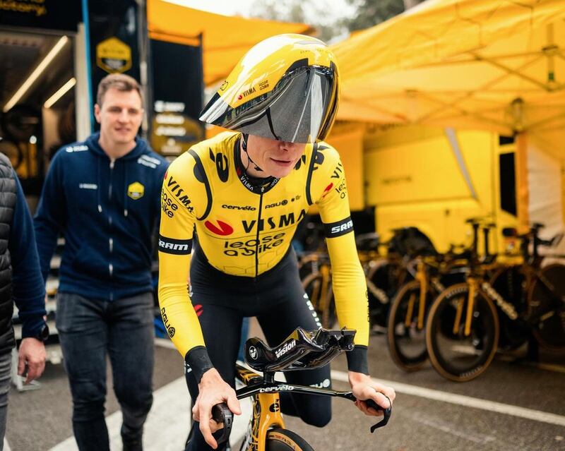 Nuevo casco del team Visma