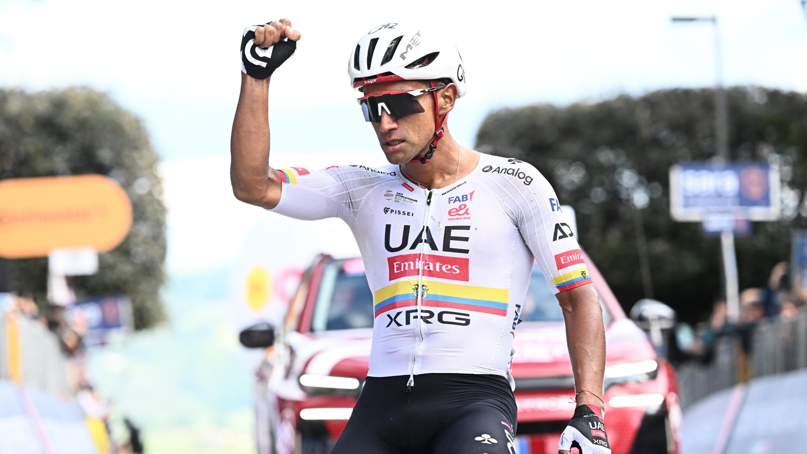 Jhonatan Narváez llega a la meta en primer lugar en la etapa 8 del Giro 2026. (Ciclismo, Italia) EFE/EPA/LUCA ZENNARO