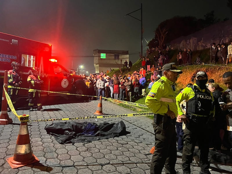 Adolescente de 16 años falleció tras una presunta agresión en los exteriores de un colegio en La Argelia, al sur de Quito
