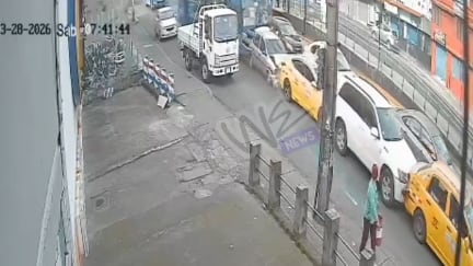 Cámara de seguridad captó el choque múltiple entre cinco vehículos livianos, un camión y un bus en Guajaló