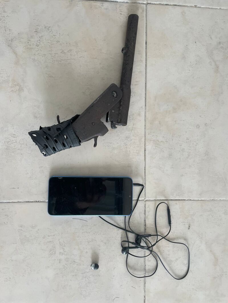 Sujeto fue aprehendido con un arma de fuego en el sur de Quito; estaría amedrentando a los transeúntes