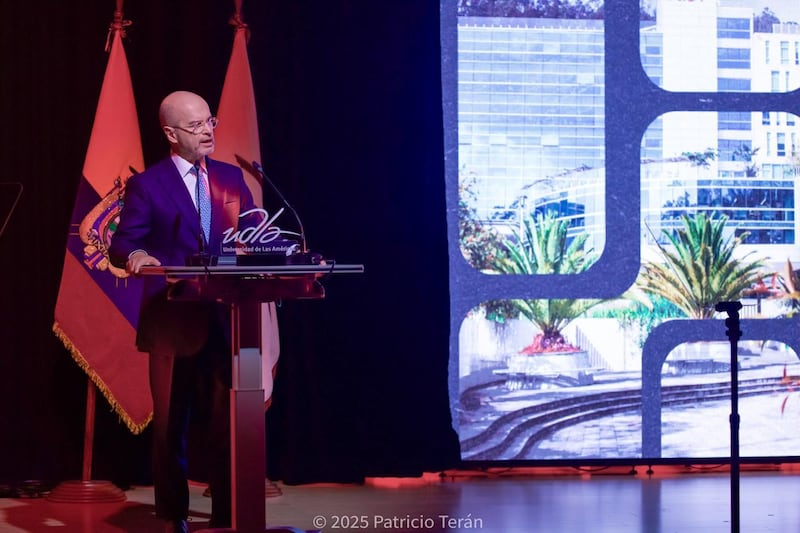 Dr. Carlos Larreátegui, Canciller de la UDLA