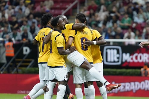 Ecuador empata 1-1 ante México en un partido bravísimo en Guadalajara