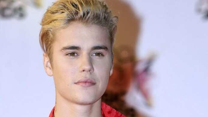 Justin Bieber/Internet