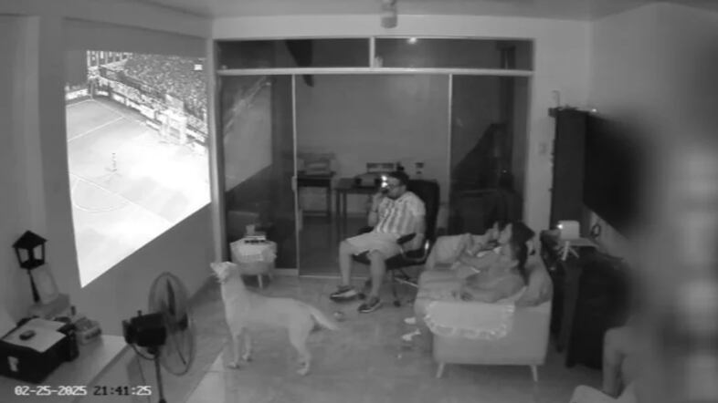 Perrito se emociona tras hazaña de Viscarra en la Bombonera