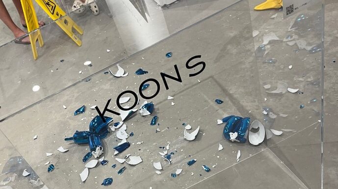 La réplica de “Balloon Dog” valorada en 42 mil dólares fue totalmente destruida por una coleccionista.