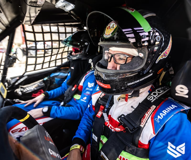 Sebastián Guayasamín y Pol Ros listos para empezar una de las etapas del Rally Dakar 2026.