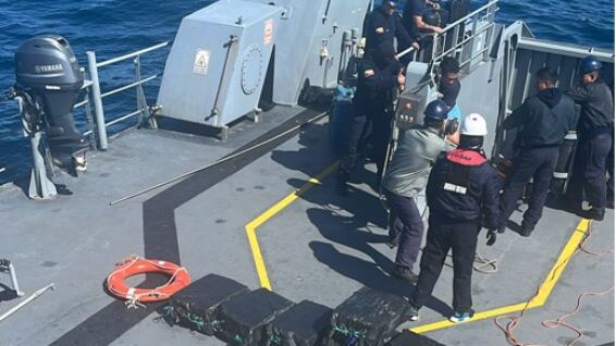 Incautan 4,5 toneladas de droga cerca de las Islas Galápagos, el mayor golpe al narcotráfico en Ecuador