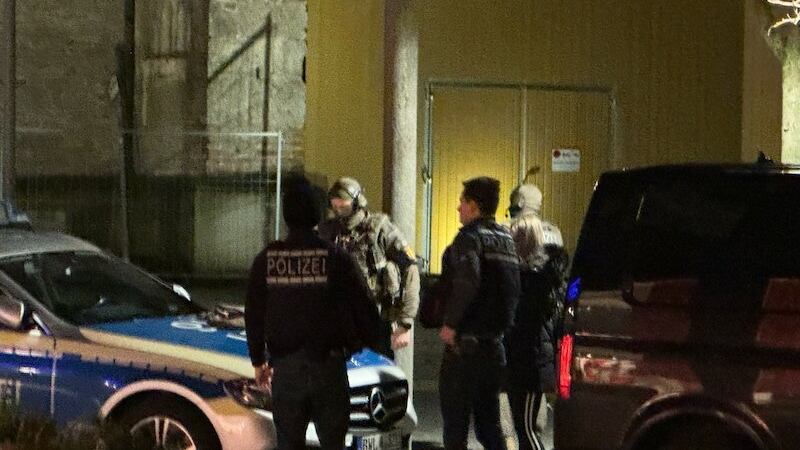 Toman rehenes en cafetería de Alemania