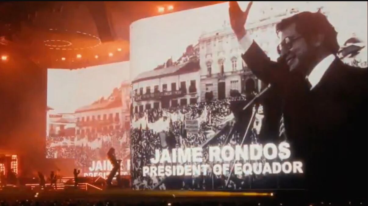 Proyección de imágenes en el festival de Coachella 2026.