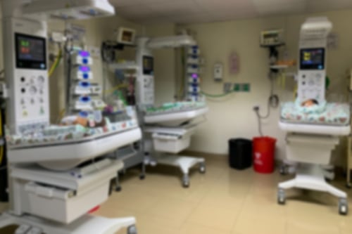 Cuenca fortalece atención neonatal con nueva tecnología para recién nacidos