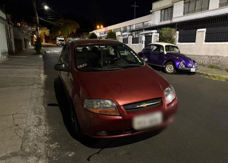 Hombre sufrió violento asalto con una pistola de juguete en el norte de Quito; la Policía rastreó a los ladrones y los capturó