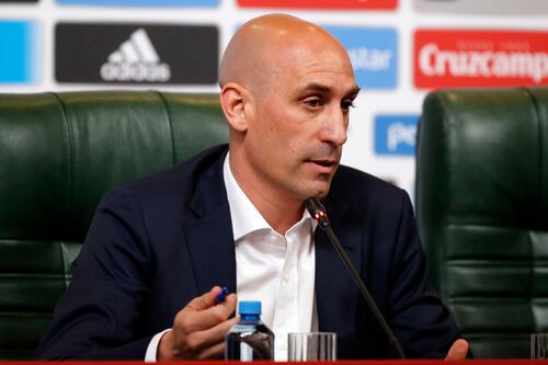 ¡Lo lograron! Luis Rubiales renunció a su cargo de presidente de la RFEF