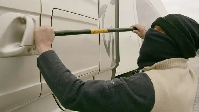 Dos procesados por el robo de un camión con contenedor de cerveza en Guayas