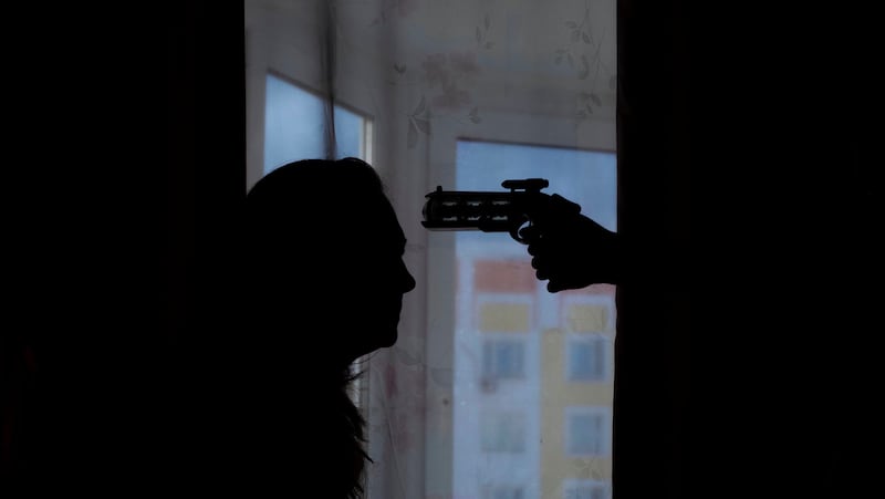 Hombre mata a su esposa y amante por infidelidad