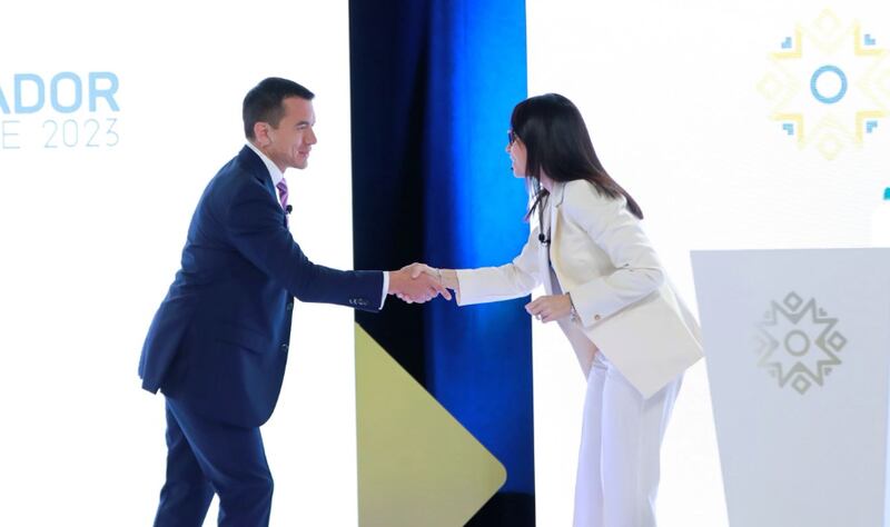 Daniel Noboa y Luisa González en el debate presidencial