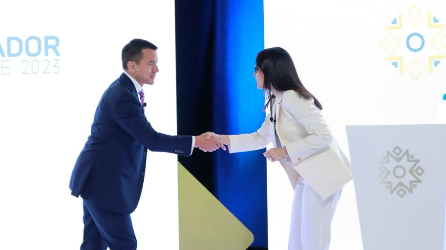 Daniel Noboa y Luisa González en el debate presidencial