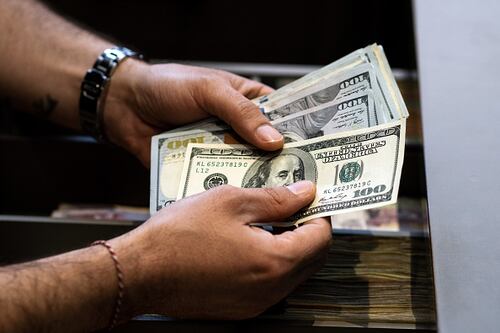 Hasta USD 2 000 te podrían dar por este billete de USD 100: ¿cómo saber si tengo uno?