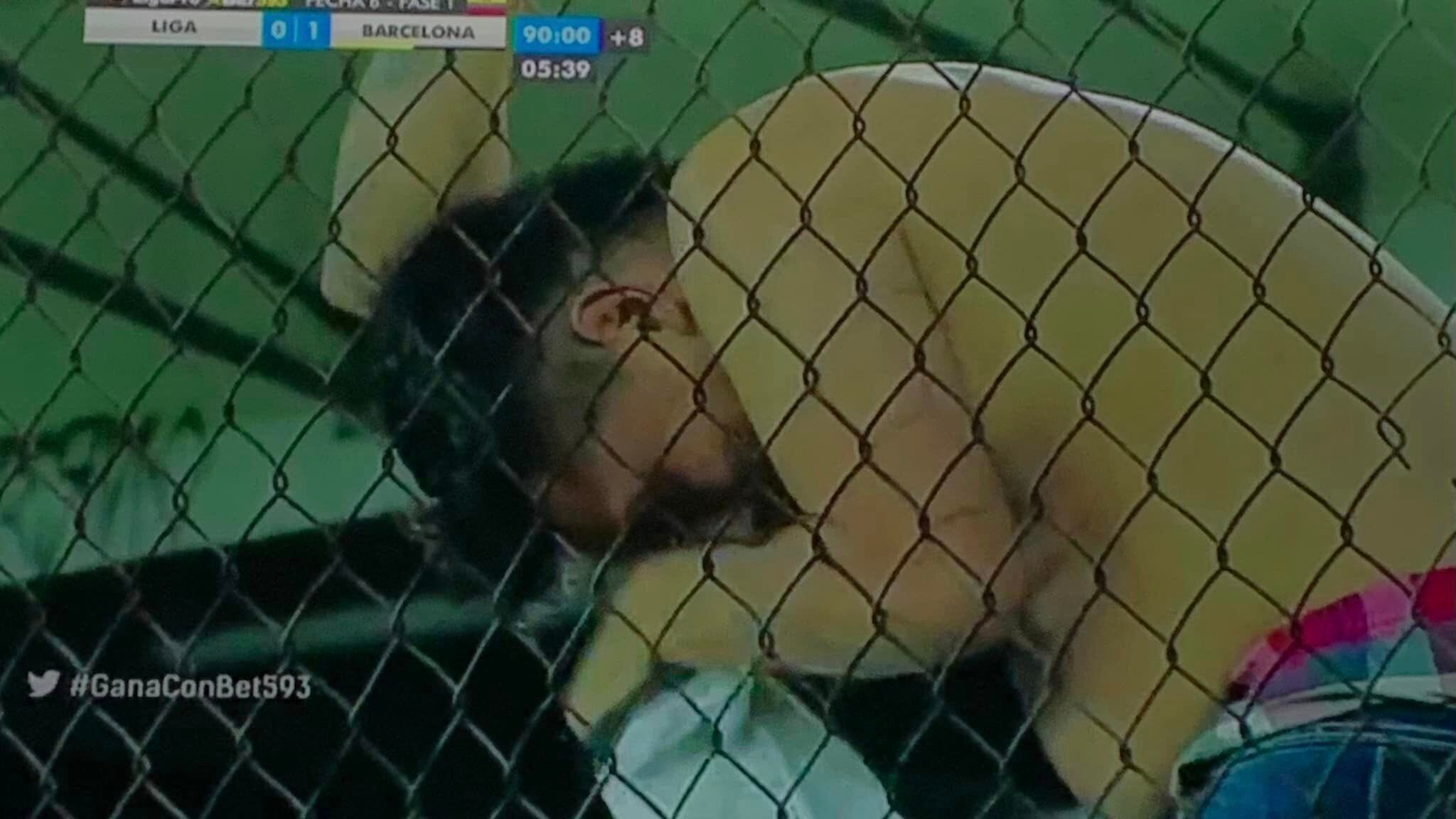 Llanto de hinchas de LDU por derrota contra Barcelona SC