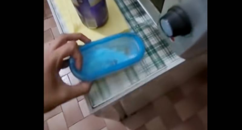 Abuela tenía congelado el canario de su nieta de cuando ella tenía 6 años - Fuente: Video de @crónica