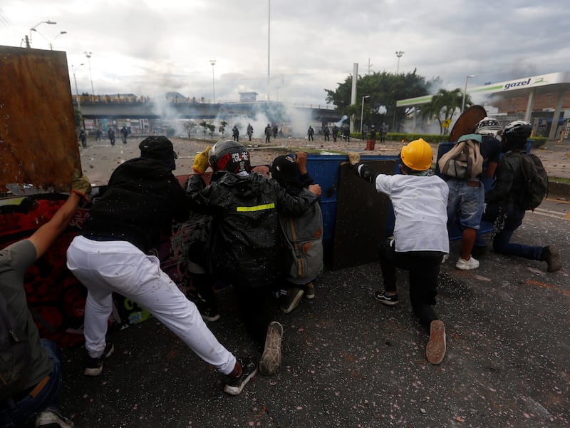 Colombia: Artistas y futbolistas piden que la violencia se detenga