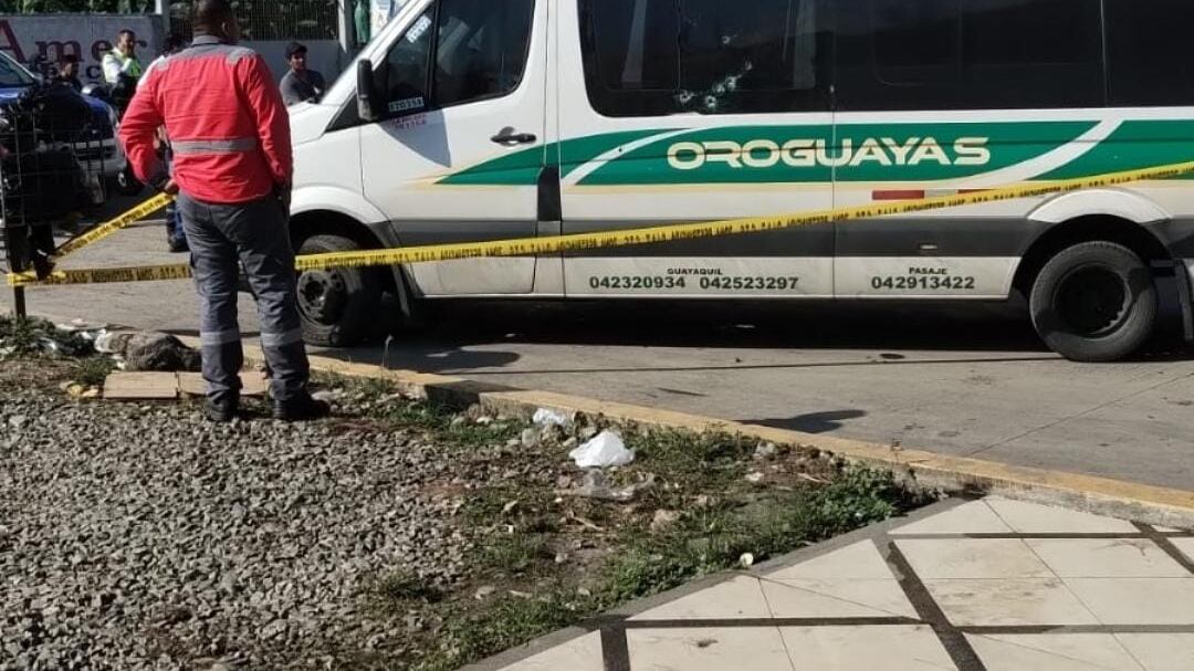 Pareja asesinada en El Guabo dentro de una buseta formaba parte de Los Lobos; este es su historial criminal