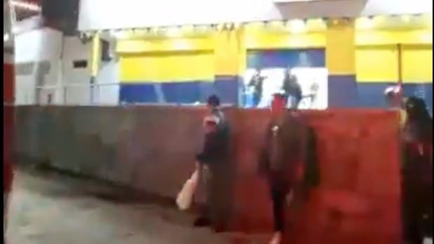 “¡Acaban de matar a mi hermano!”: la desgarradora reacción de la familia de David Valle, asesinado durante asalto a supermercado en Quito