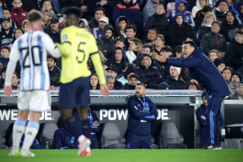 Scaloni y Beccacece coinciden antes del duelo: “Es un choque entre dos de las mejores selecciones del mundo” Fuente: @AlbicelesteTalk